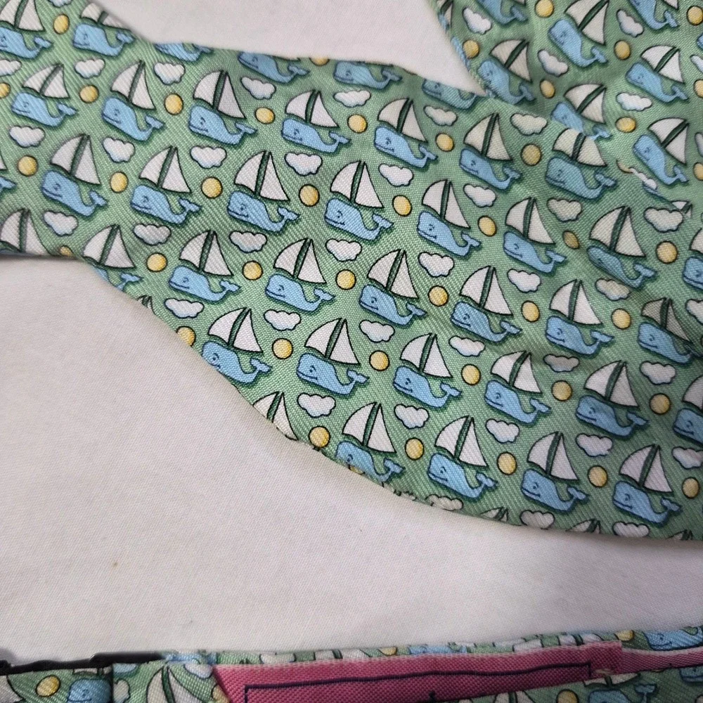 Vineyard Vines Bow Tie Mens Green Whale Sailboat Silk Preppy Nautical Ivy USA
